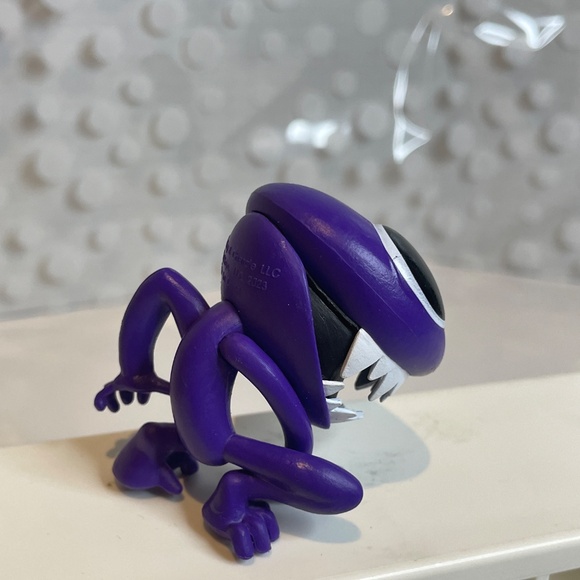 🎉5 for $10- Rainbow Friends - Minifigures Series 1 - Picture 3 of 5